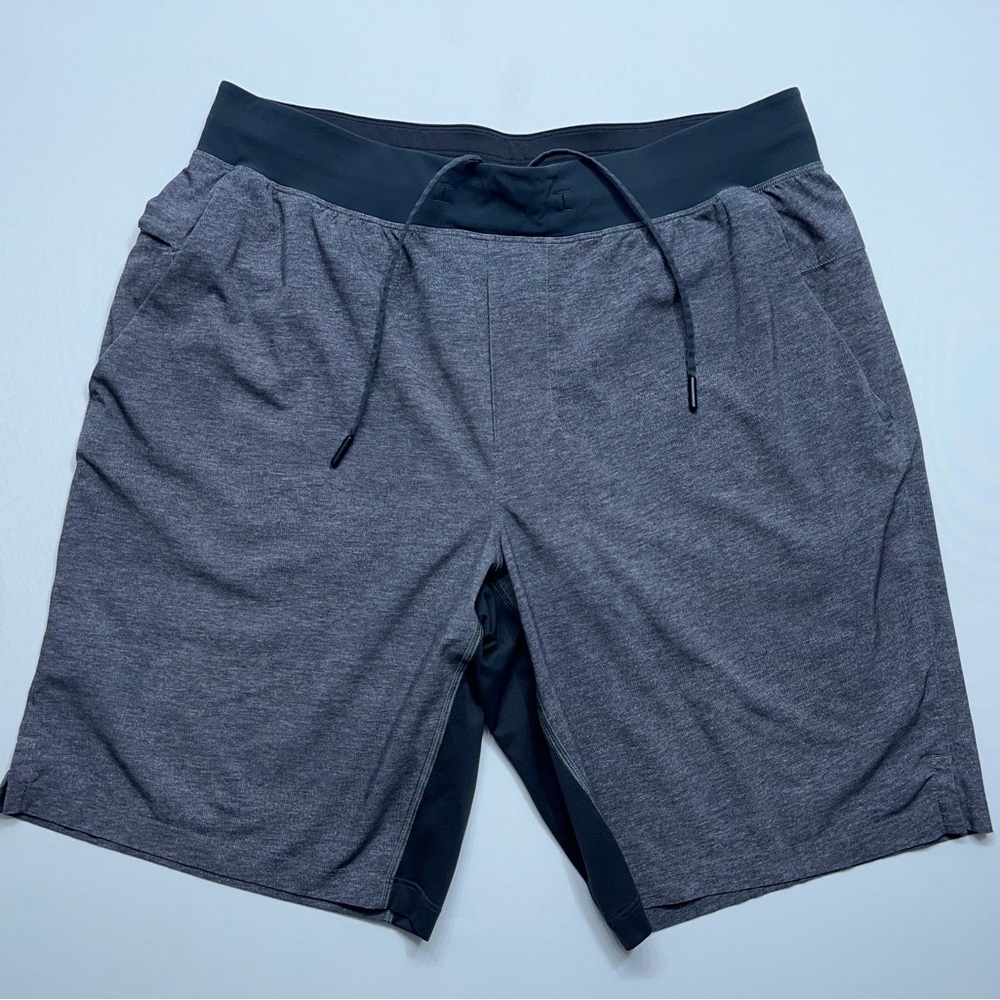 Lululemon T.H.E. Short Mens Sz Large 9" Lined LM7AAUSC Gray TRAIN HARD EVERY DAY